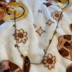 Woman’s necklace set gold